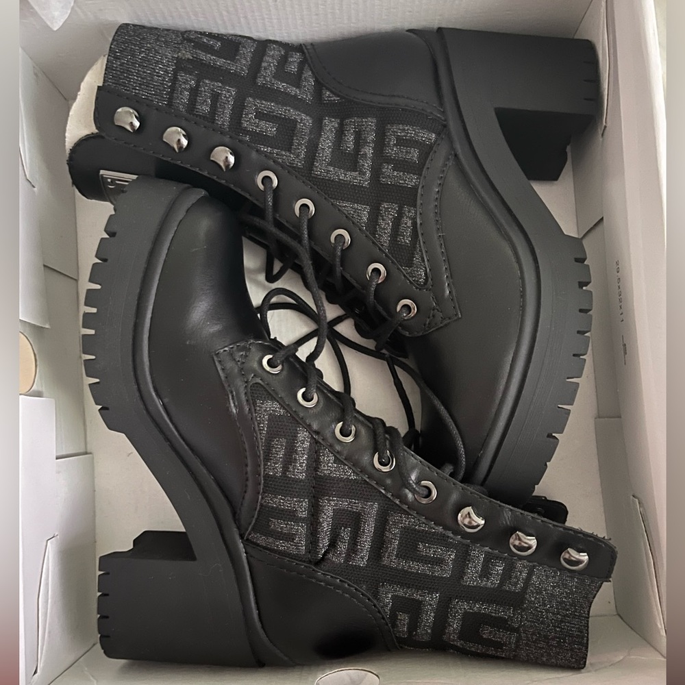 Brand new Guess heeled boots!